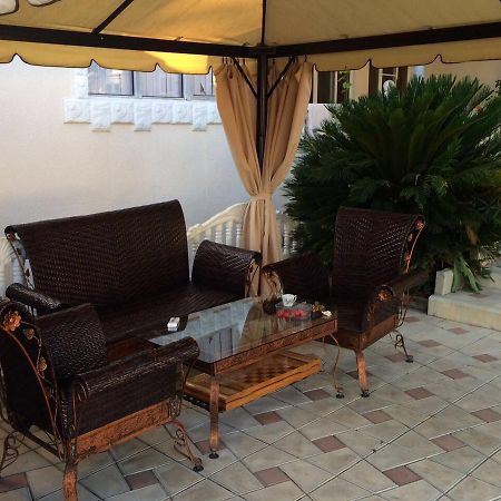 Guest House Liel Sukhumi Bagian luar foto