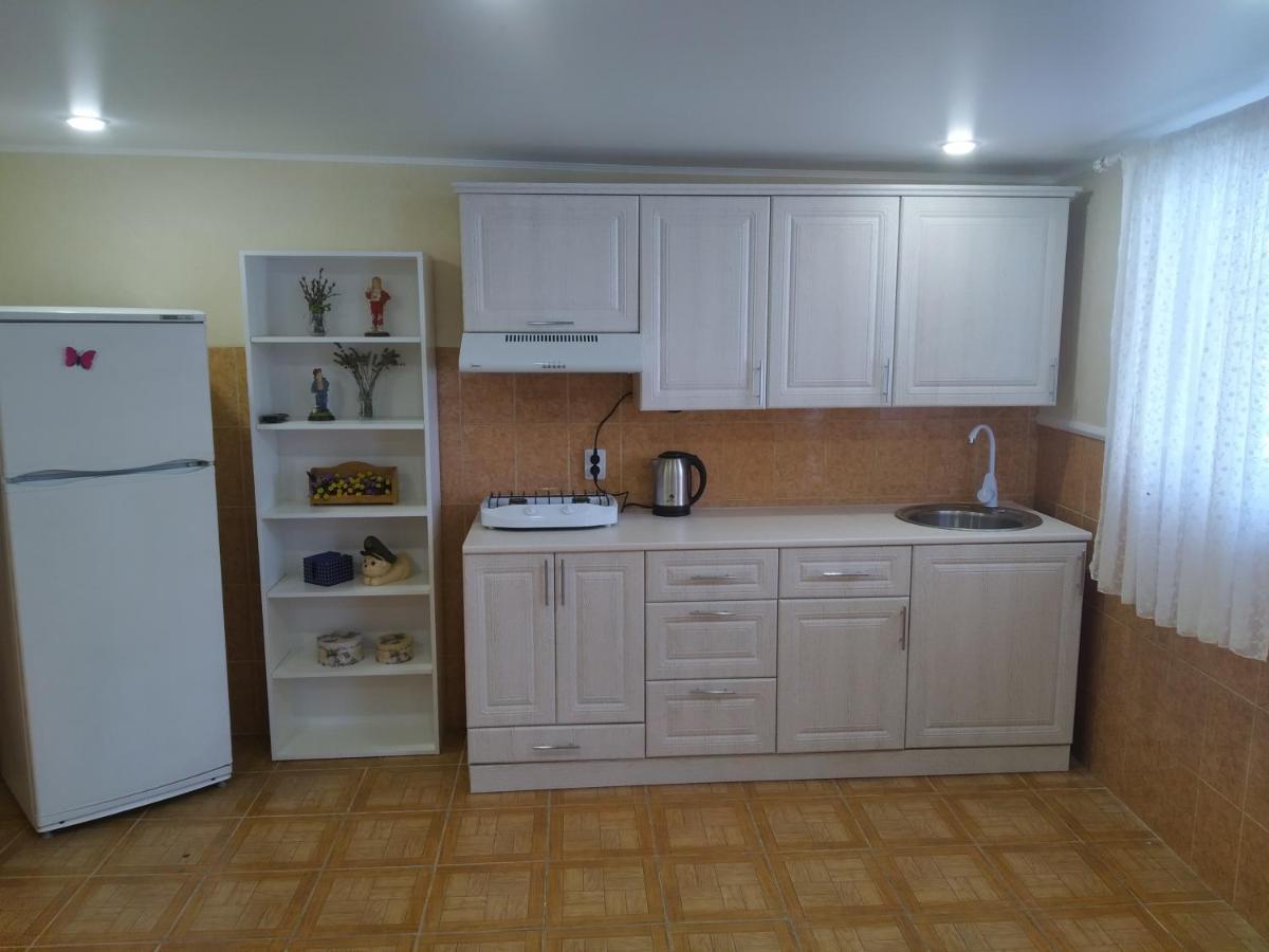 Guest House Liel Sukhumi Bagian luar foto