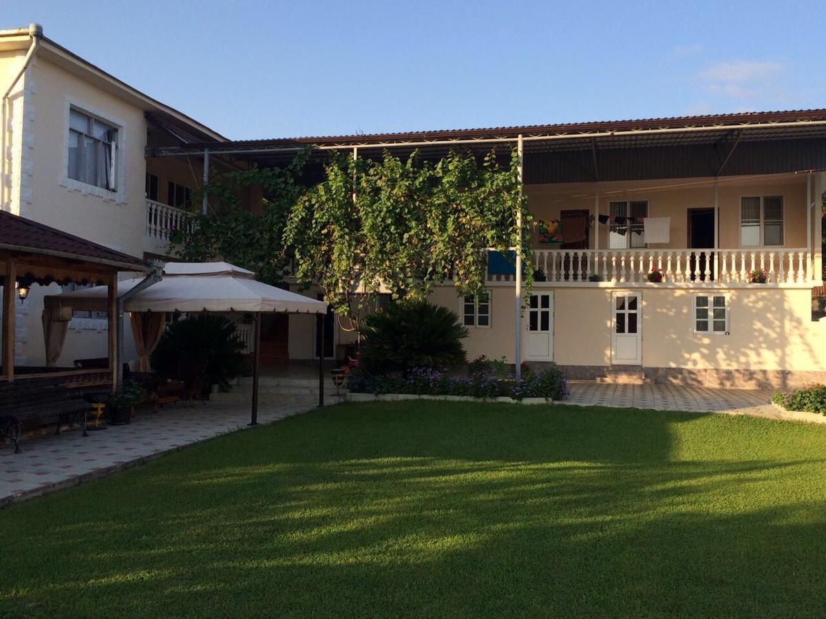 Guest House Liel Sukhumi Bagian luar foto