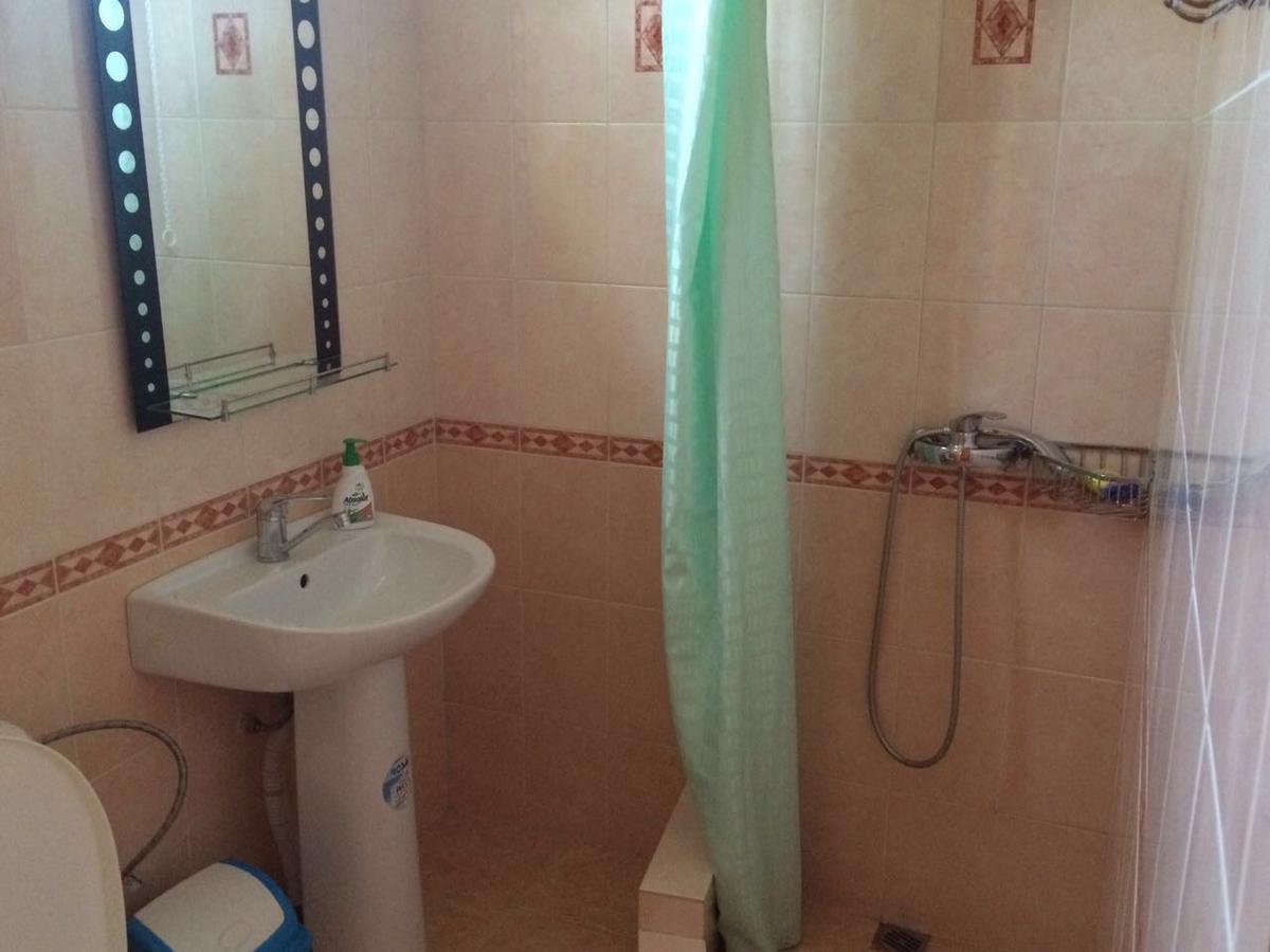Guest House Liel Sukhumi Bagian luar foto