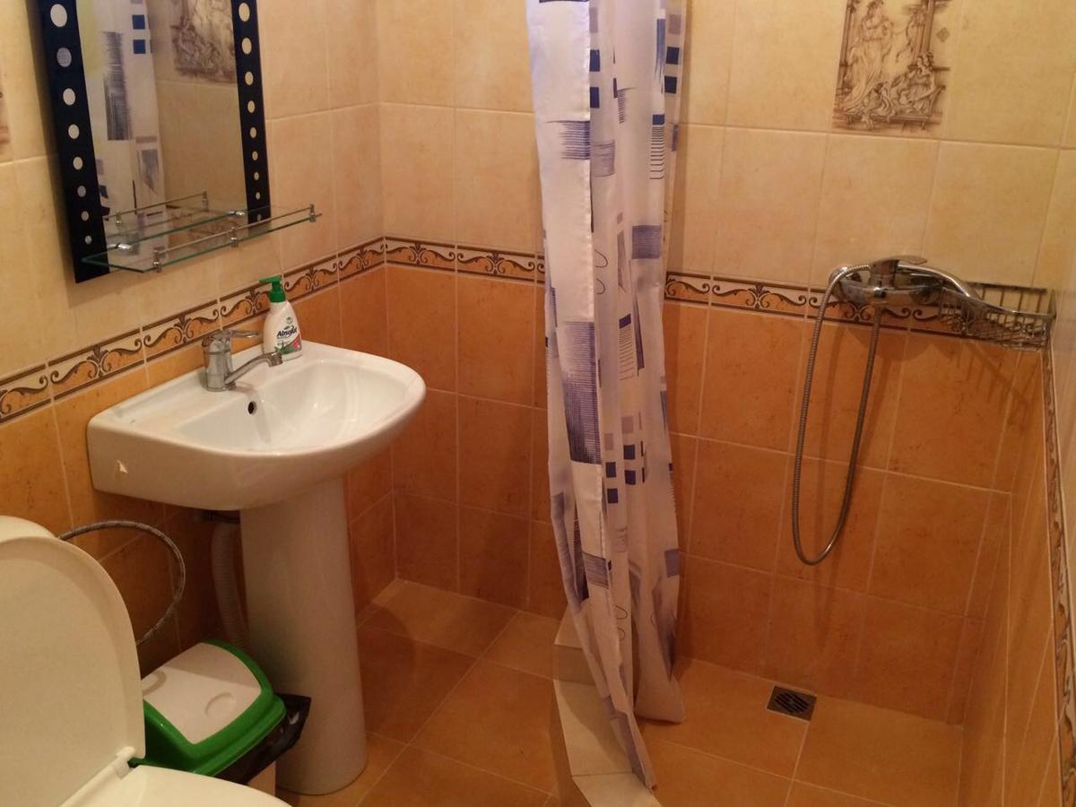 Guest House Liel Sukhumi Bagian luar foto