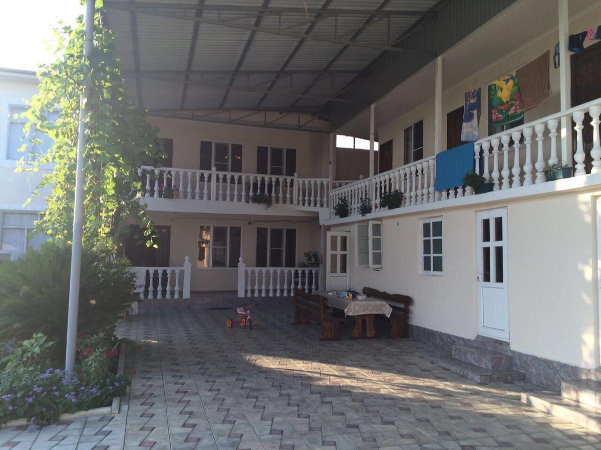 Guest House Liel Sukhumi Bagian luar foto