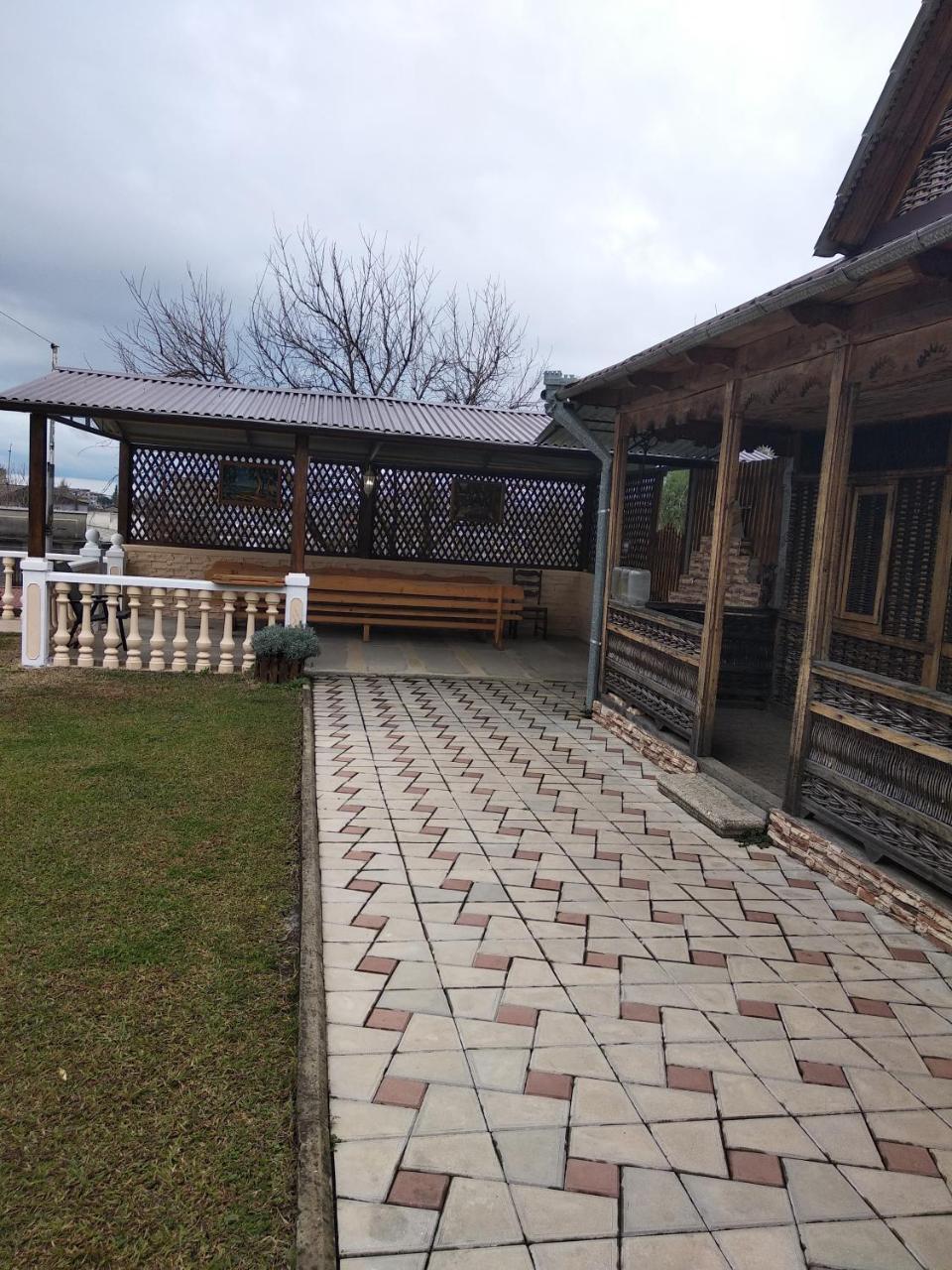 Guest House Liel Sukhumi Bagian luar foto